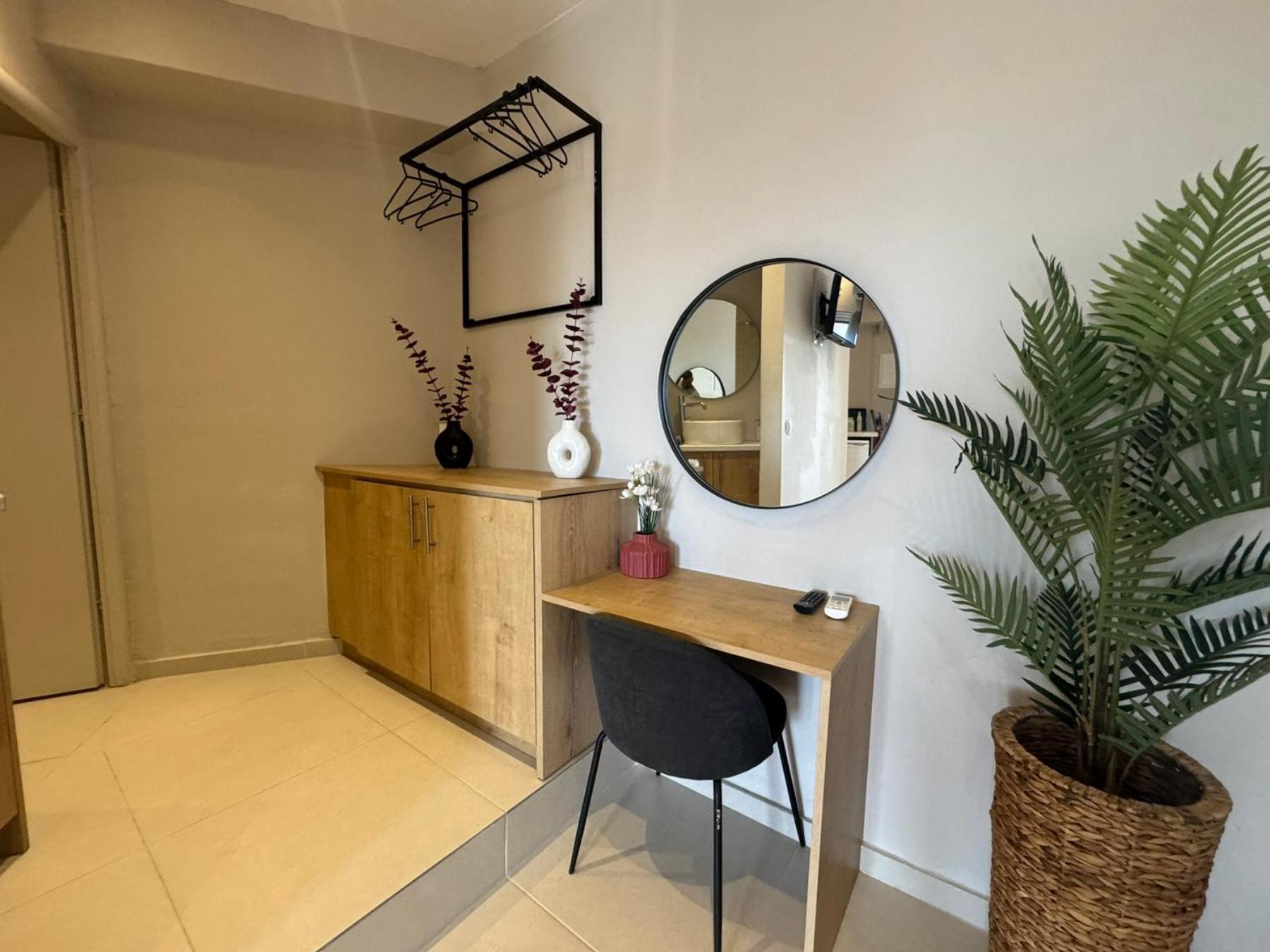 Eleftherias Suites - Near Beach Apartments Марати Екстериор снимка