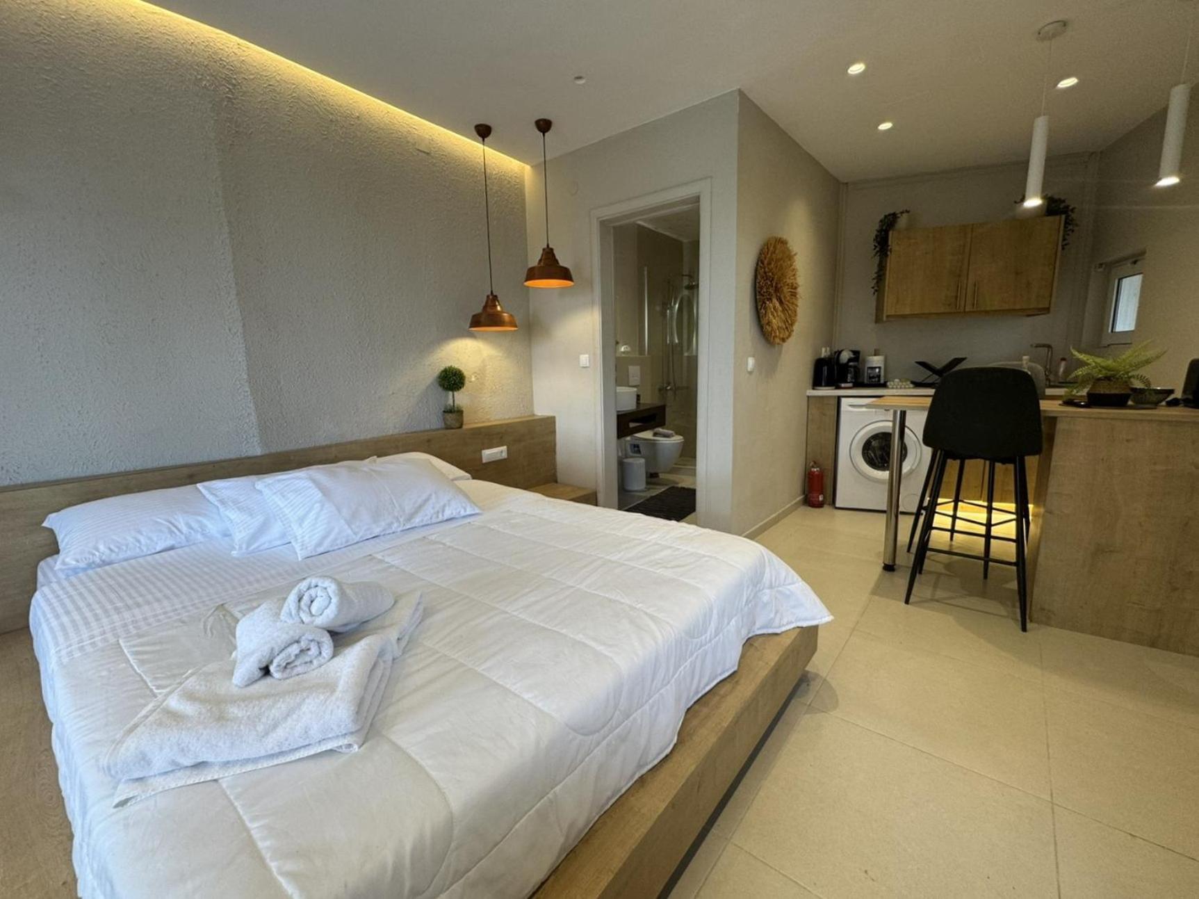 Eleftherias Suites - Near Beach Apartments Марати Екстериор снимка